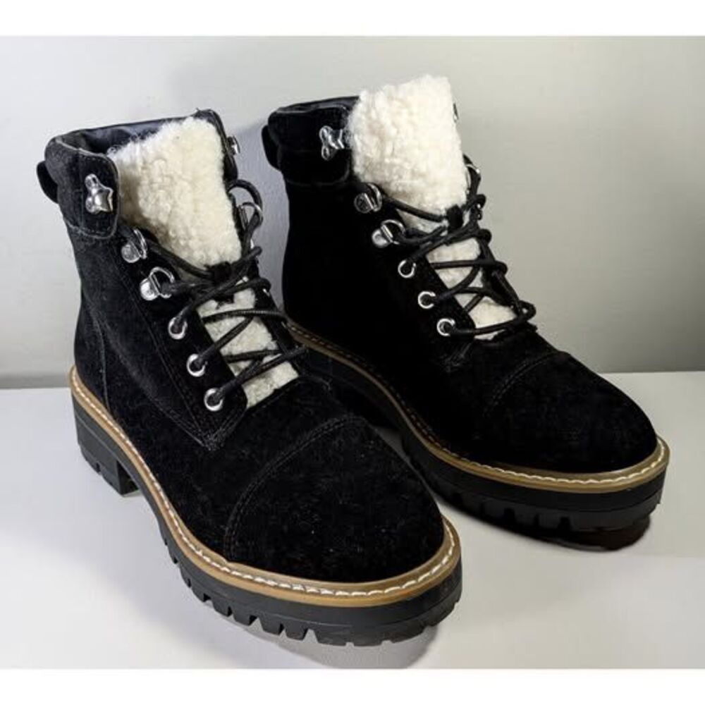 Time and Tru Women’s Black Lace Up Winter Boots Memory Foam Size 6